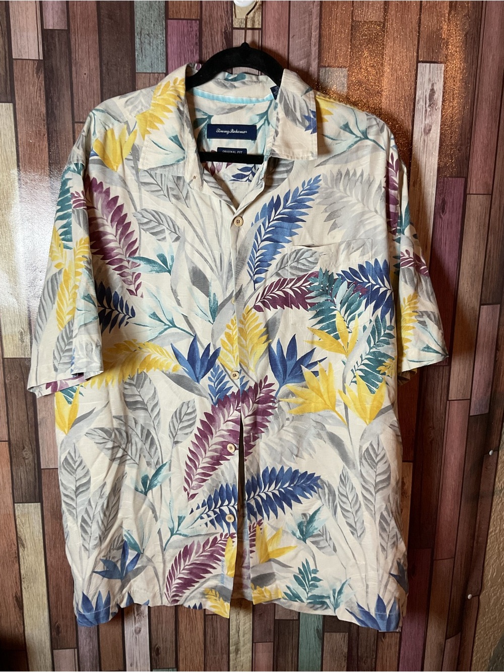 Tommy Bahama White Hawaiian Button Down Short Sleeve Shirt Men’s Size XL